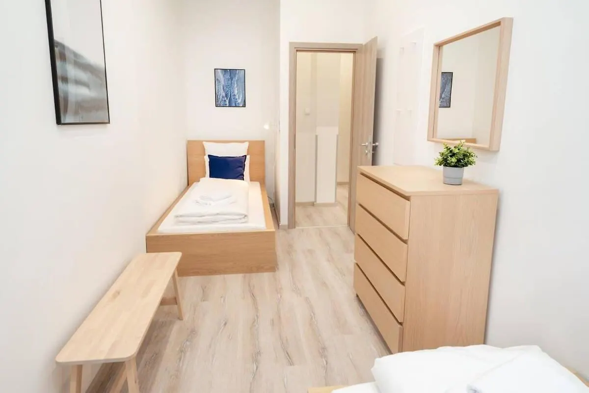 Very Central Extra Large Brand New Aircon Apartment Budapest