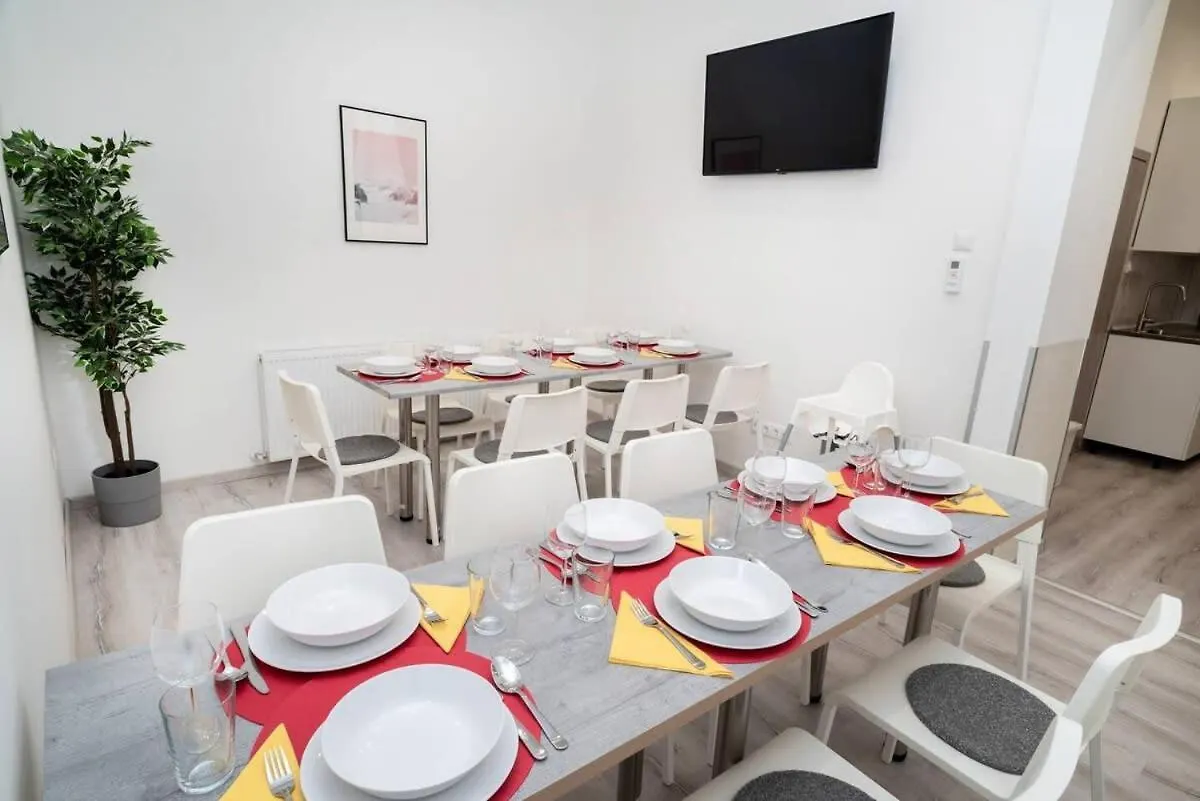 Very Central Extra Large Brand New Aircon Apartment Budapest