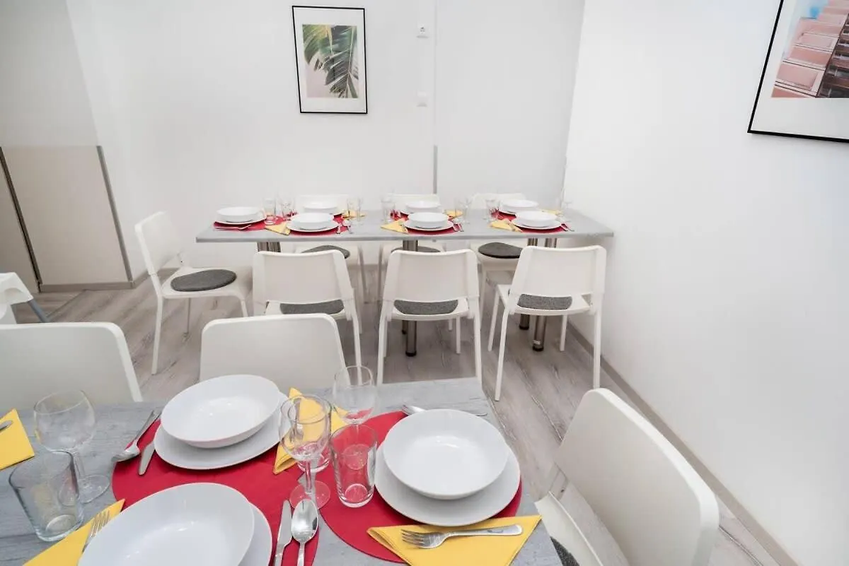 Very Central Extra Large Brand New Aircon Apartment Budapest