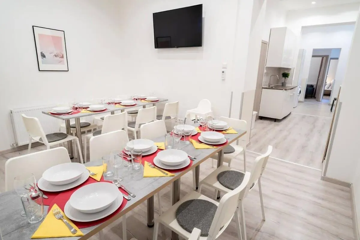 Very Central Extra Large Brand New Aircon Apartment Budapest
