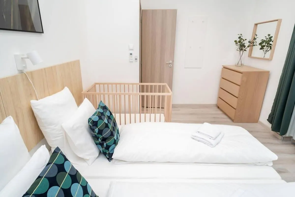 Very Central Extra Large Brand New Aircon Apartment Budapest Hongrie