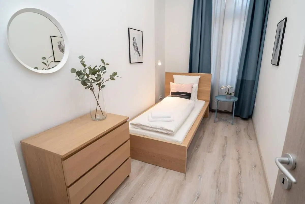 Very Central Extra Large Brand New Aircon Apartment Budapest 0*,