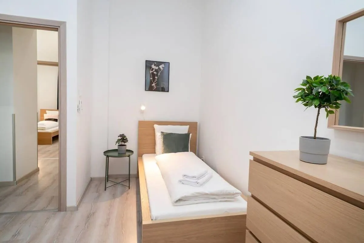 Very Central Extra Large Brand New Aircon Apartment Budapest
