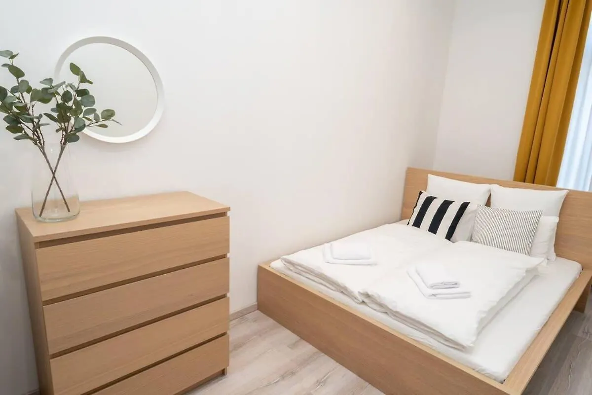 Very Central Extra Large Brand New Aircon Apartment Budapest