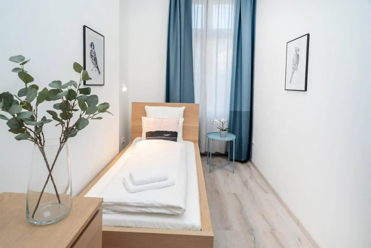 Very Central Extra Large Brand New Aircon Apartment Budapest Hongrie
