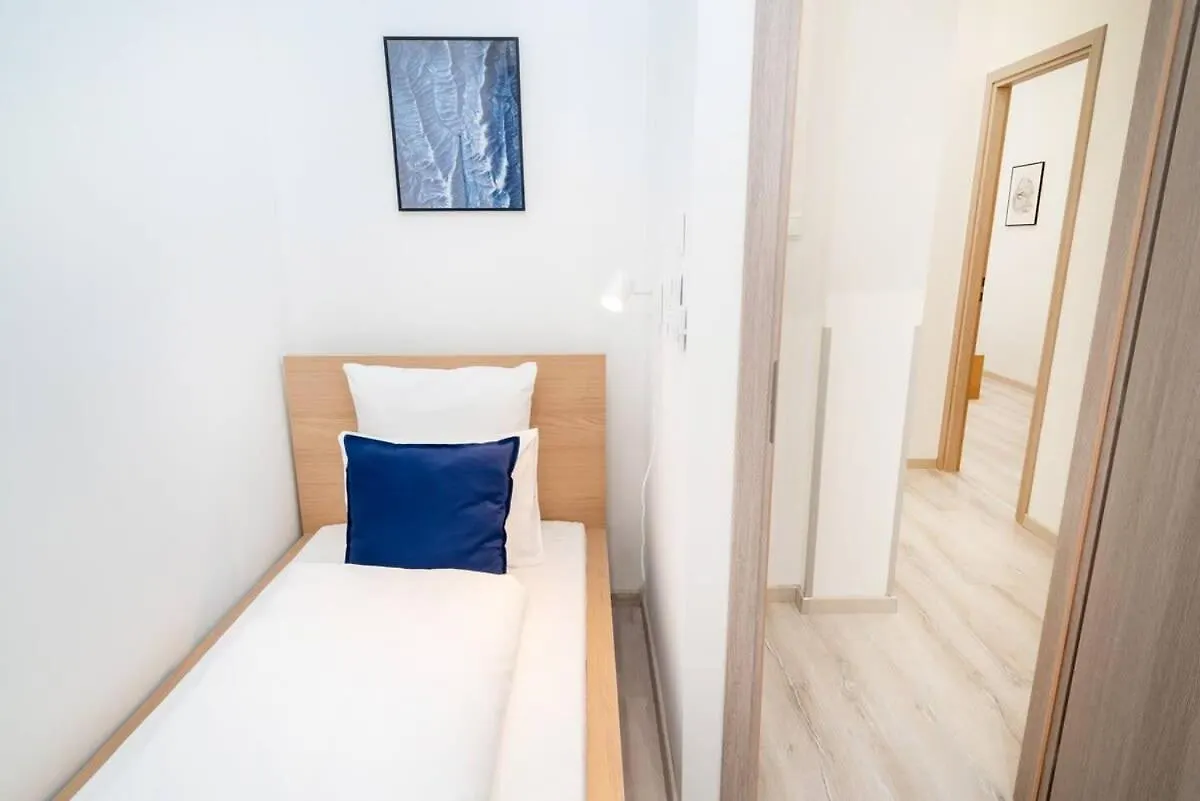 Very Central Extra Large Brand New Aircon Apartment Budapest