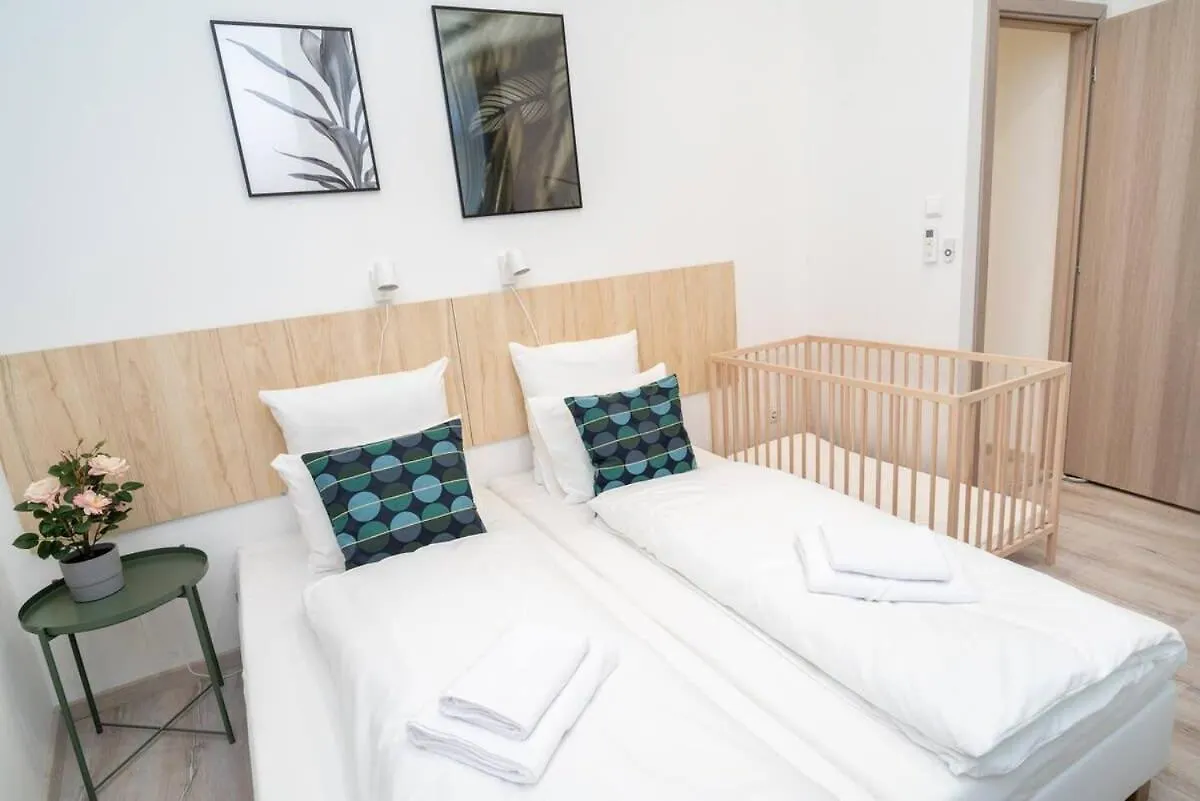 Very Central Extra Large Brand New Aircon Apartment Budapest
